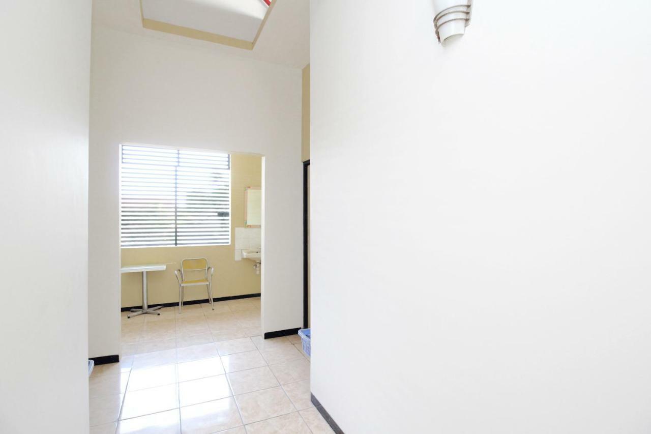 Reddoorz Syariah Near Prpp Semarang Exterior foto